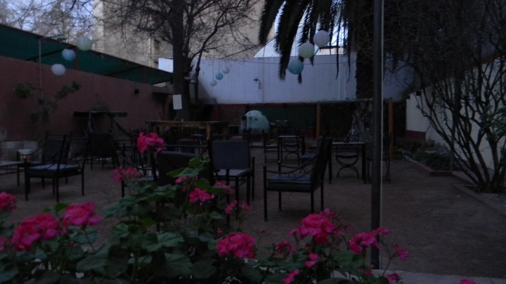 Punto Urbano Hostel Mendoza Bagian luar foto